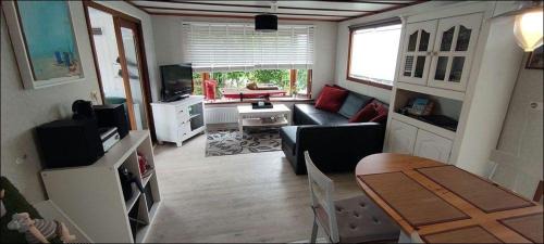 Onderdijk Apartment | Mobilheim für 3 Personen 1 Kind ca 38 qm in Wervershoof, Nordholland Ijsselmeer