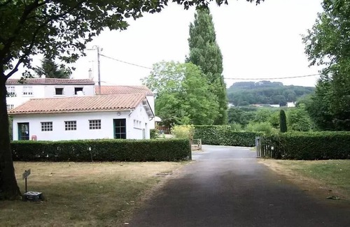 Pouzauges House | Mobilheim Prestige Trio - 3 Schlafzimmer - 2 Badezimmer - 2 WC - CLIM - TV + Geschirrspüler 8 Personen