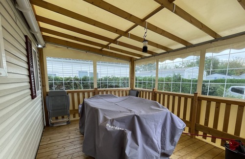 Marennes House | Mobilhome in a campsite with swimming pool facing the beach