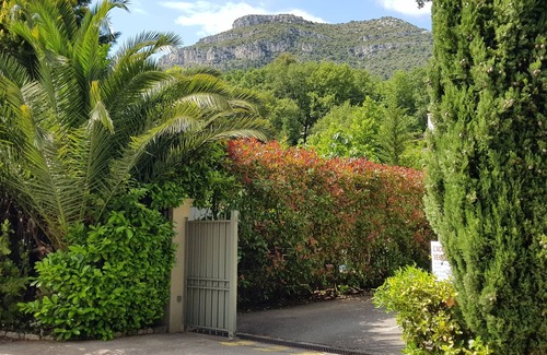 Saint-Jeannet House | Mobilhome Grand Confort Dans un Camping Calme Entre mer et Montagne