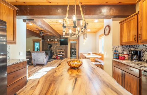 Port Orford Cabin | Mobley Myrtle Brook, secluded private retreat near beach. Pet friendly!