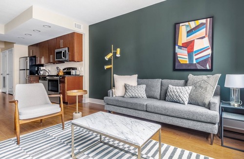 Mount Vernon Triangle Apartment | Mod Mount Vernon 1BR w/Gym, Pool, nr. Convention Center, by Blueground