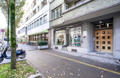 Sihlfeld Apartment | Mod Wiedikon 2.5 Room w/Storage & W/D, 1 min to Market, by Blueground