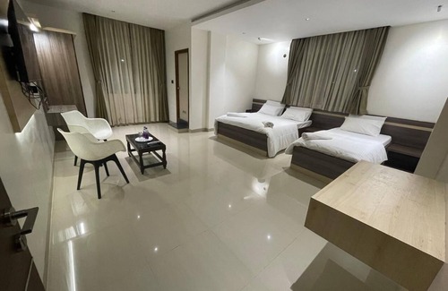 Bellary Hotel | Model Grand Inn