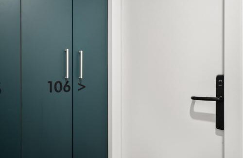 North Fremantle Apartment | Modern 1-Bed Apartment with Views in Fremantle