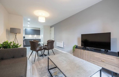 Everton Apartment | Modern 1 Bed Apartment in Liverpool w Balcony