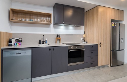 Braddon Apartment | Modern 1-Bed Apartment With Pool And Sauna