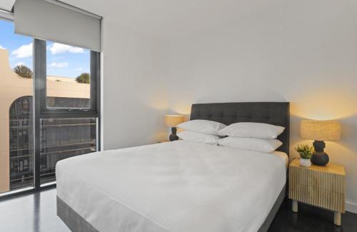 South Melbourne Apartment | Modern 1-Bed Apartment Close to Attractions