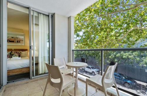 Chippendale Apartment | Modern 1-Bed Apartment with Pool, Gym & Parking