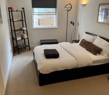 Bishopsgate Apartment | Modern 1 Bed Flat, Liverpool Street