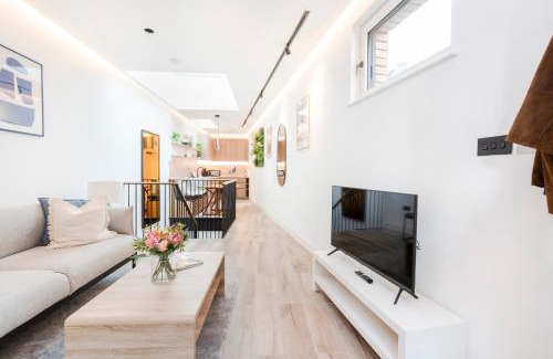 Kensington Apartment | Modern 1 bed House in Kensington High St