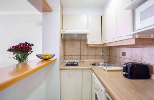 Santiago Apartment | Modern 1 Bedroom Apartments in unbeatable El Bosque Norte Area
