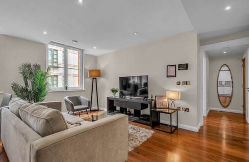 The City of London Apartment | Modern 1 Bedroom Apartment at Chancery Lane by MySquare London
