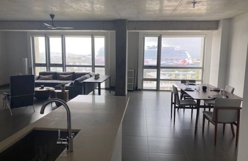 Puerta de Tierra Condo | Modern 1-bedroom loft with free parking