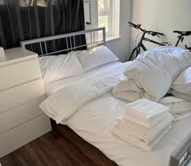 St. George's Apartment | Modern 1 bedroom near Camden