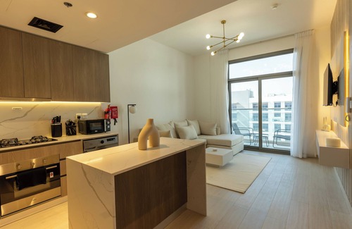 Motor City Apartment | Modern 1-bedroom with WiFi, fitness room in fabulous Dubai