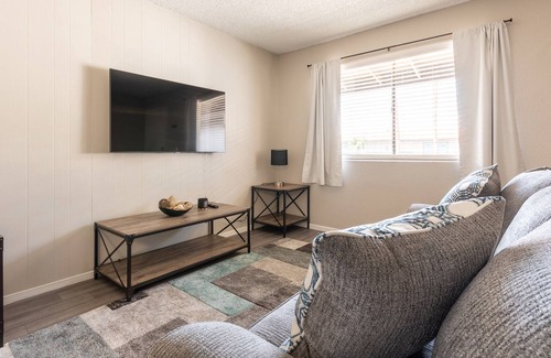 Maryvale Apartment | ★MODERN 1 BR APARTMENT★FAST WIFI★NEAR AIRPORT