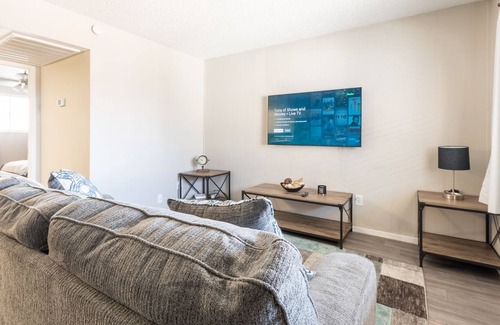 Maryvale Apartment | ★MODERN 1 BR APARTMENT★FAST WIFI★NEAR AIRPORT