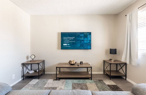 Maryvale Apartment | ★MODERN 1 BR APARTMENT★FAST WIFI★NEAR AIRPORT