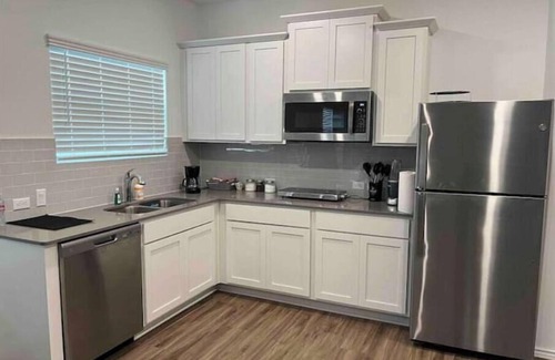 Leander Apartment | Modern, 1 BR private suite with kitchennn
