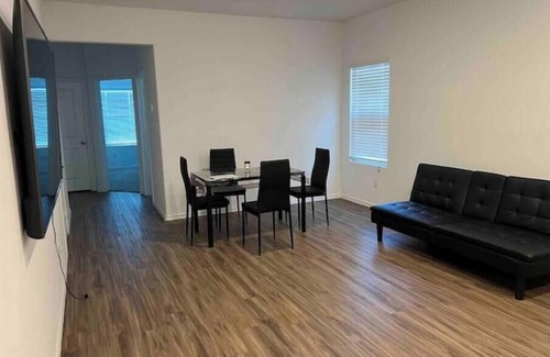 Leander Apartment | Modern, 1 BR private suite with kitchennn