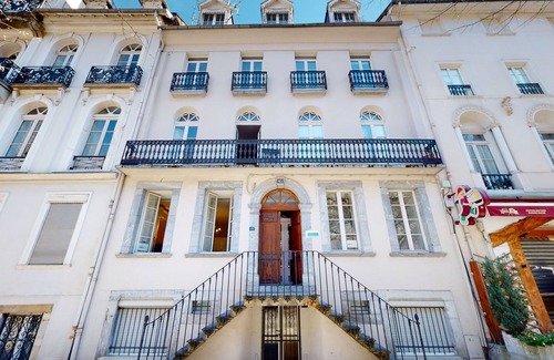Bagneres-de-Luchon Apartment | Modern 100m² T3 duplex apartment - Allée Etigny