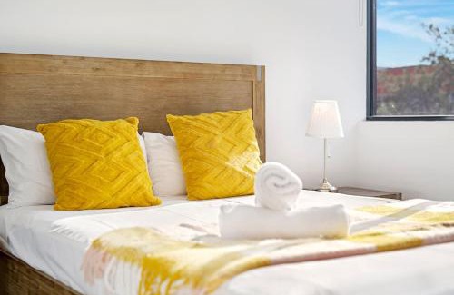 Sydney Olympic Park Apartment | Modern 1B1B with Free Pool&Gym
