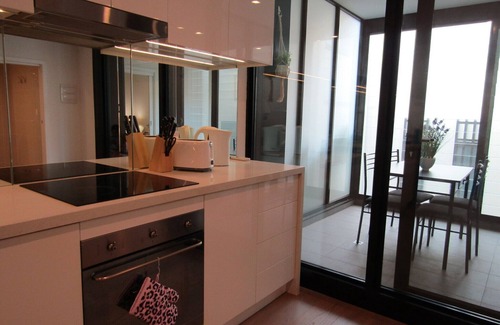 Brunswick Apartment | Modern 1BD Apt w free parking in central Brunswick