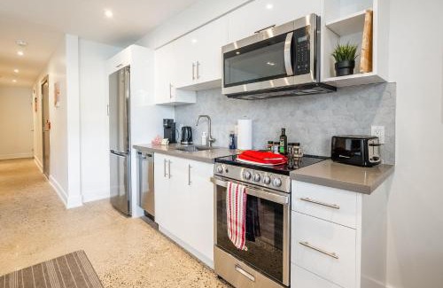 High Park-Swansea Hotel | Modern 1BR Apartment - 8min walk to High Park Nearest Intersection Alhambra Ave