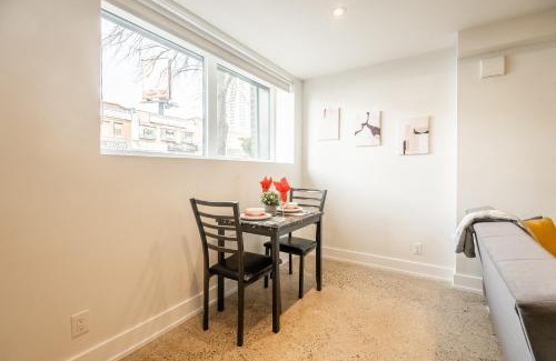 High Park-Swansea Hotel | Modern 1BR Apartment - 8min walk to High Park Nearest Intersection Alhambra Ave