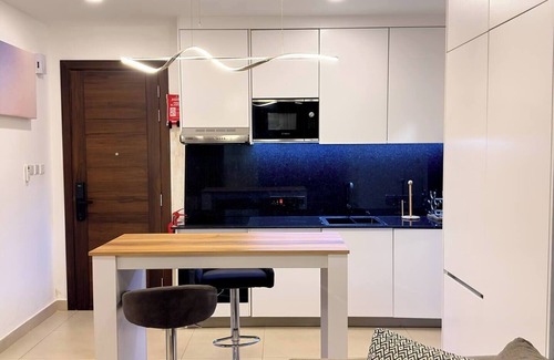 Labone Apartment | Modern 1BR Apartment in Cantonments - Pool, Gym & Rooftop Lounge