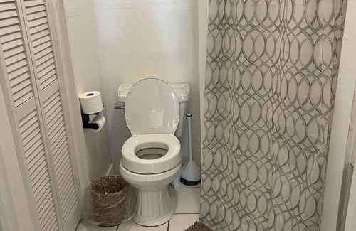 Freetown - Port Rico Apartment | Modern 1BR Apartment near UL & Downtown Lafayette!