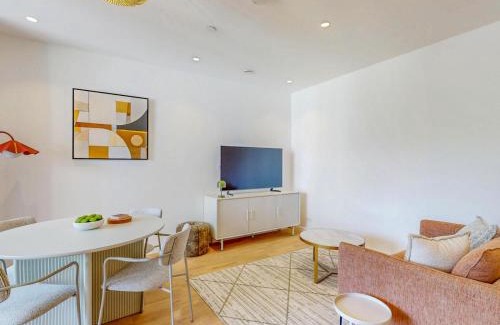 Haverstock Apartment | Modern 1BR Flat Balcony Near Tube Pass the Keys