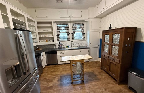 Downtown House | Modern 1BR Home Walk to Downtown