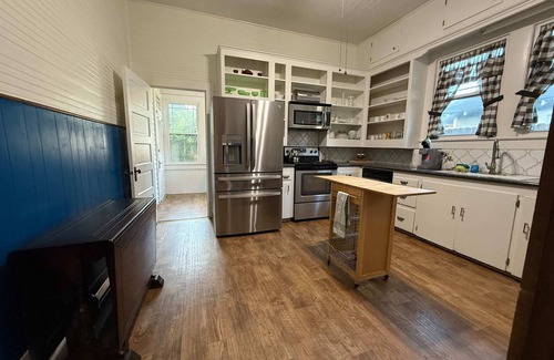 Downtown House | Modern 1BR Home Walk to Downtown