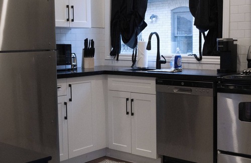 South London House | Modern 1BR in Wortley Village+ Wi-Fi +Washer&Dryern