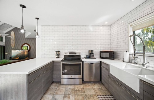 Princeville Condo | Modern 1BR Kamahana Condo with Tropical Breezes, Pool