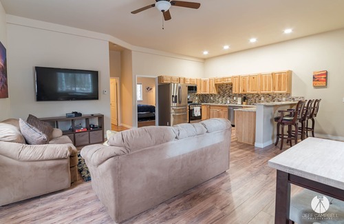 Big Lake House | Modern 2/2! Minutes from Big Lake fun