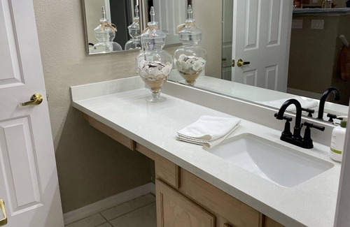 Superstition Springs Condo | Modern 2 bd gated golf condo for the perfect stay in a sought after community