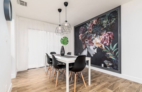 Sunrise House | Modern 2 Bd Townhouse Few Min Away From Sawgrass Mills Mall ✅
