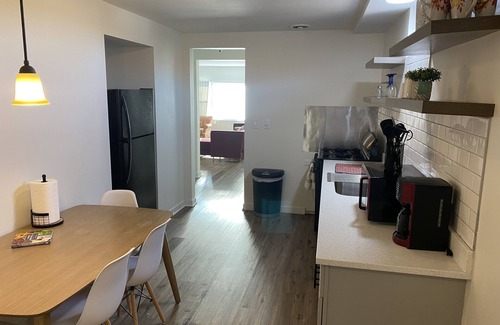 Jefferson Park Apartment | Modern 2 bdrm apt near O'Hare and downtown