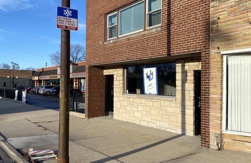 Jefferson Park Apartment | Modern 2 bdrm apt near O'Hare and downtown