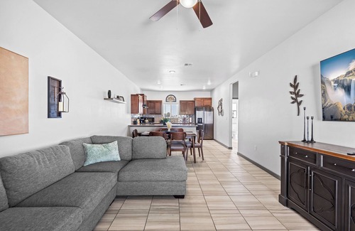 Biggs Field Apartment | Modern 2-Bed, 2-Bath in the Heart of the City