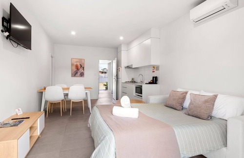 Callala Beach Apartment | Modern 2 Bed Apartment with BBQ - 6 Min walk to beach