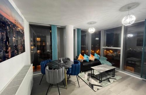 Central Milton Keynes Apartment | Modern 2-Bed Apartment, The Hub MK, Free Parking & Smart TV