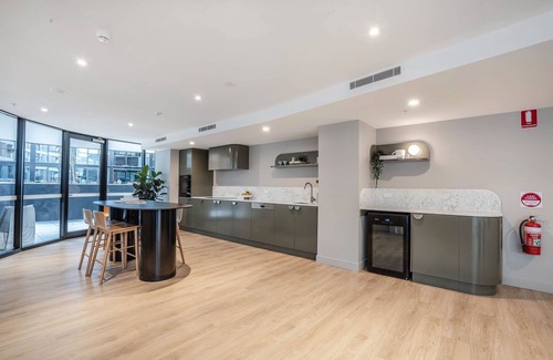 Phillip Apartment | Modern 2-Bed Apartment with Premium Amenities