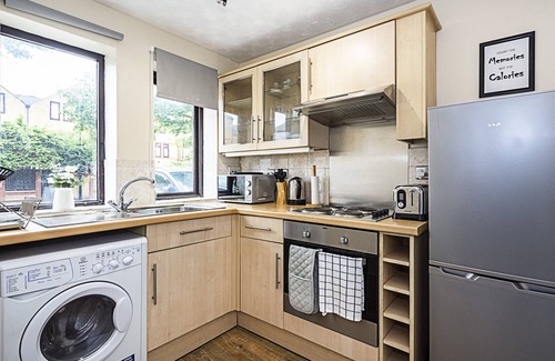 Riverside House | Modern 2 bed apartment near Tower of London