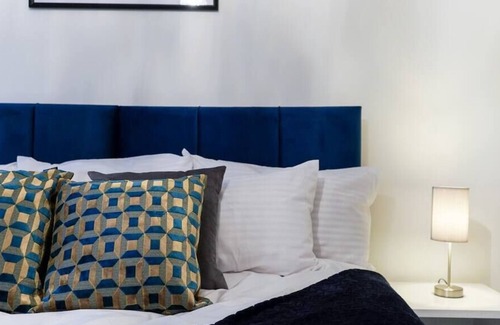 George Green Apartment | Modern 2 Bed Apartment Minutes Away From Heathrow
