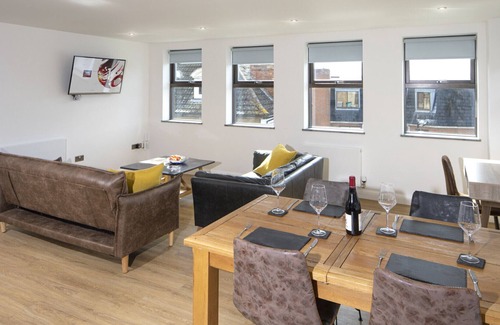 Swindon Apartment | Modern 2 Bed Apartment in Old Town Swindon