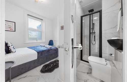 Frognal and Fitzjohns Apartment | Modern 2 Bed Apartment - Sleeps 5 - Near London Zoo, Camden Market, Primrose Hill - Central London - NW3 Finchley Road
